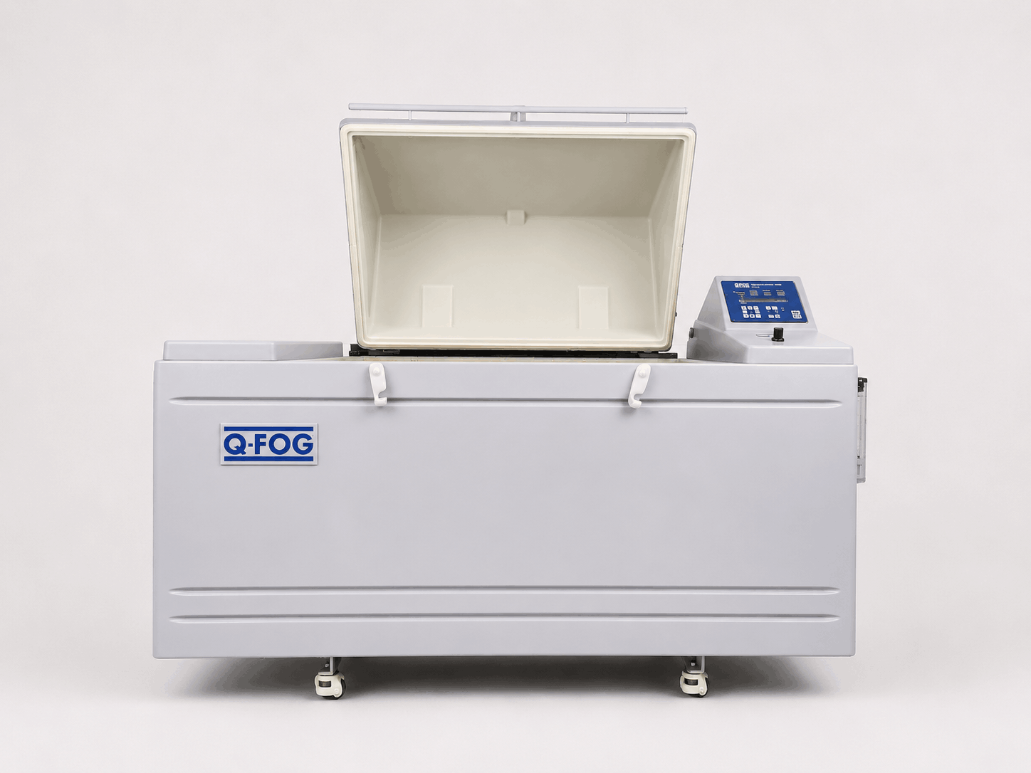 Q-LAB Q-FOG Cyclic Corrosion Test Chamber for testing the corrosion resistance of materials